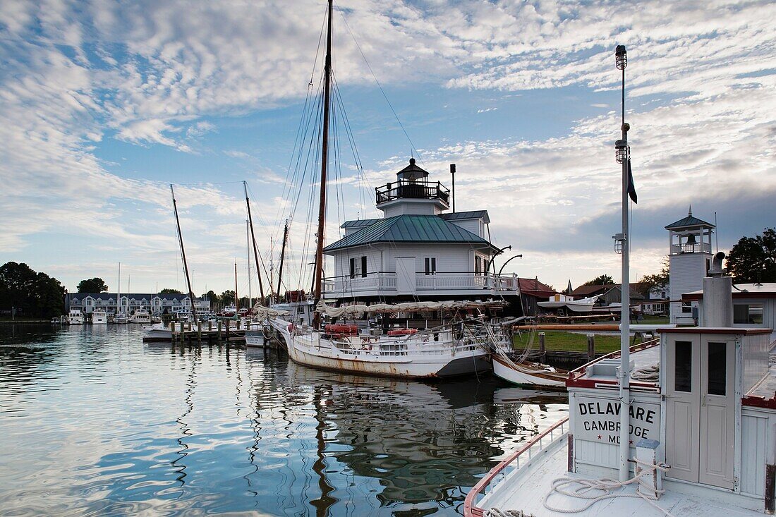 USA, Maryland, Eastern Shore of Chesapeake Bay, St  Michaels, Chesapeake Bay Maritime Museum, Hooper Straight screw-pile Lighthouse