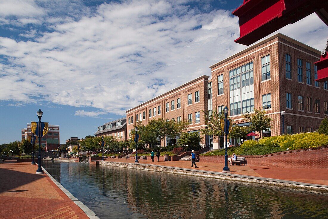 USA, Maryland, Frederick, Carroll Creek Park, creekside buildings