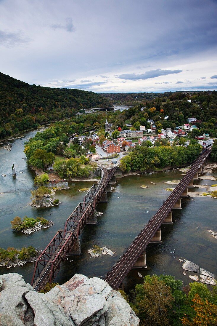 USA, West Virginia, Harpers Ferry, Harpers Ferry National Historic Park, high angle view from the Maryland Rocks