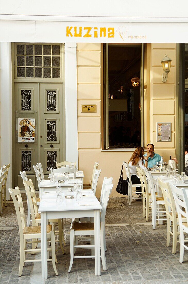 Greece, Athens, restaurants near acropolis//Grèce, Athènes, retaurants de la zone piétonnière autour de l´acropole
