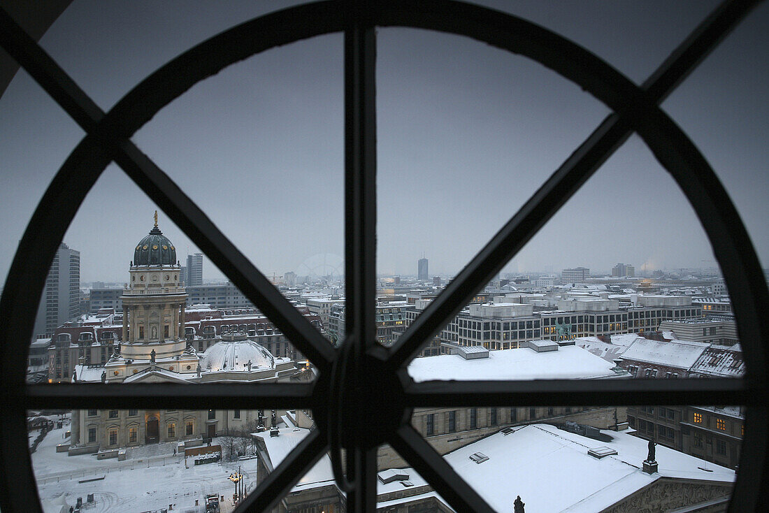 Blick vom Französischen Dom auf Deutschen Dom, Gendarmenmarkt, Mitte, Berlin, Deutschland