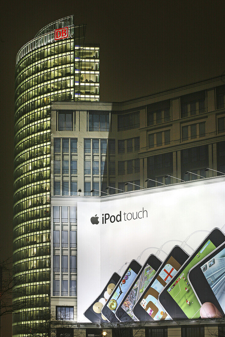 Potsdamer Platz mit Bahn Tower und Werbeplakat, Mitte, Berlin, Deutschland