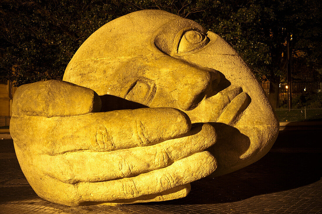 L'écoute Skulptur, St. Eustache, Paris, Frankreich