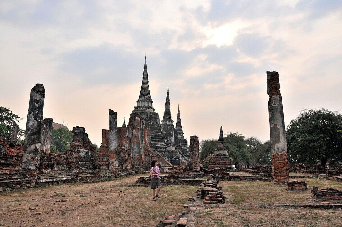 The ruins of Wat Phra Sri Sanphet temple in the evening, old kingdomtown Ayutthaya, Thailand, Asia