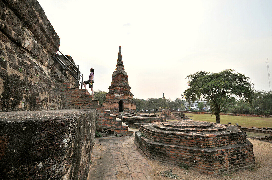 Tourist at Wat Raj Burana temple, old kingdomtown Ayutthaya, Thailand, Asia