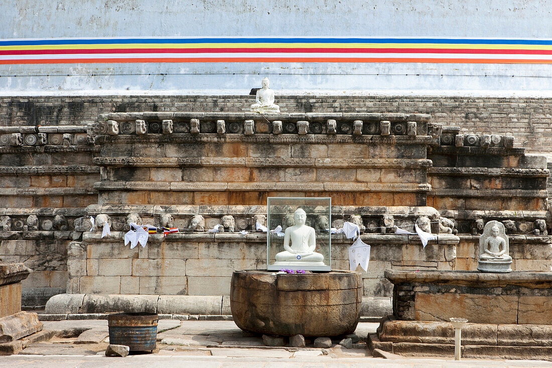 Buddha statue at the Ruvanveli Dagoba, Maha Vihara temple, Sacred City, Anuradhapura, Sri Lanka, Asia