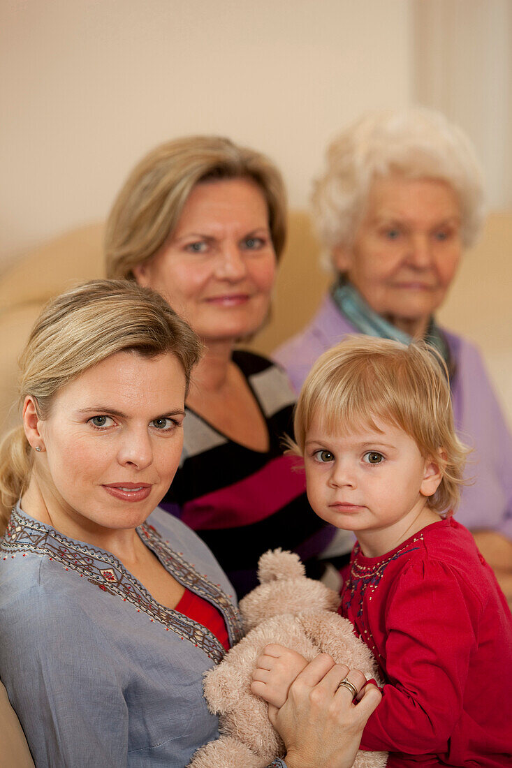 Vier Generationen Frauen einer Familie