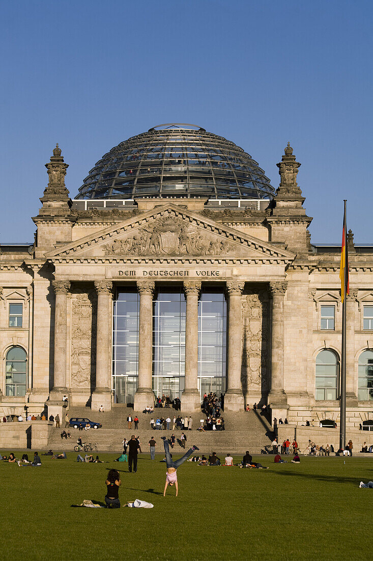 Reichstag building, outdoors in summer, people, Berlin