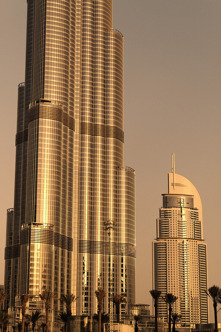 Burj Khalifa, highest Skycraper in the World, 828 meter, 2625 feet, Burj Dubai, Dubai United Arab Emirates