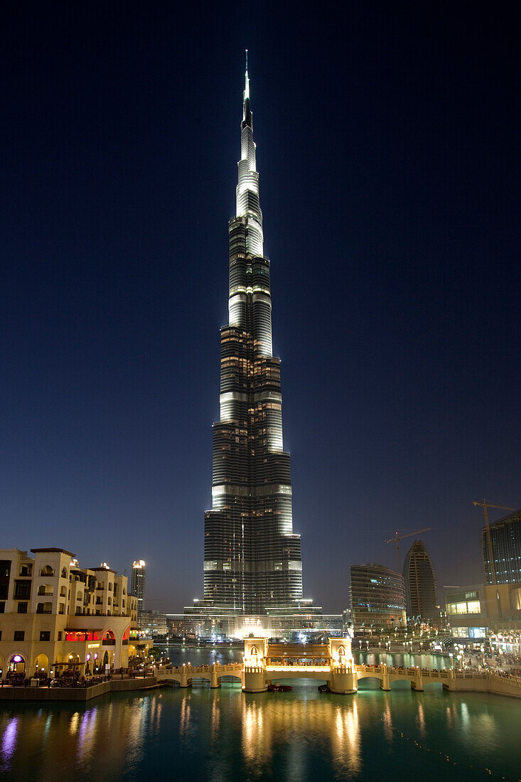 Burj Khalifa, highest Skycraper in the World, 828 meter, Burj Dubai, Dubai United Arab Emirates