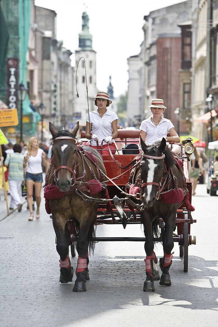 Pferdekutsche für Touristen auf der Grodzka Strasse, Krakau, Polen, Europa