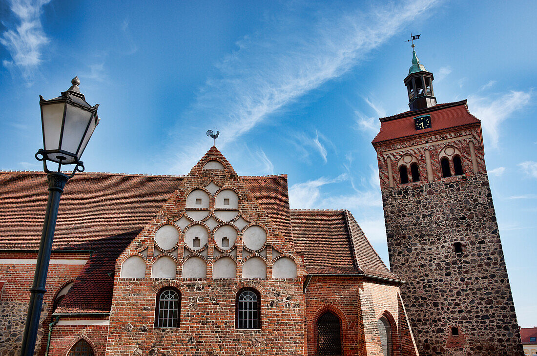 Kirche und Marktturm, Luckenwalde, Land Brandenburg, Deutschland