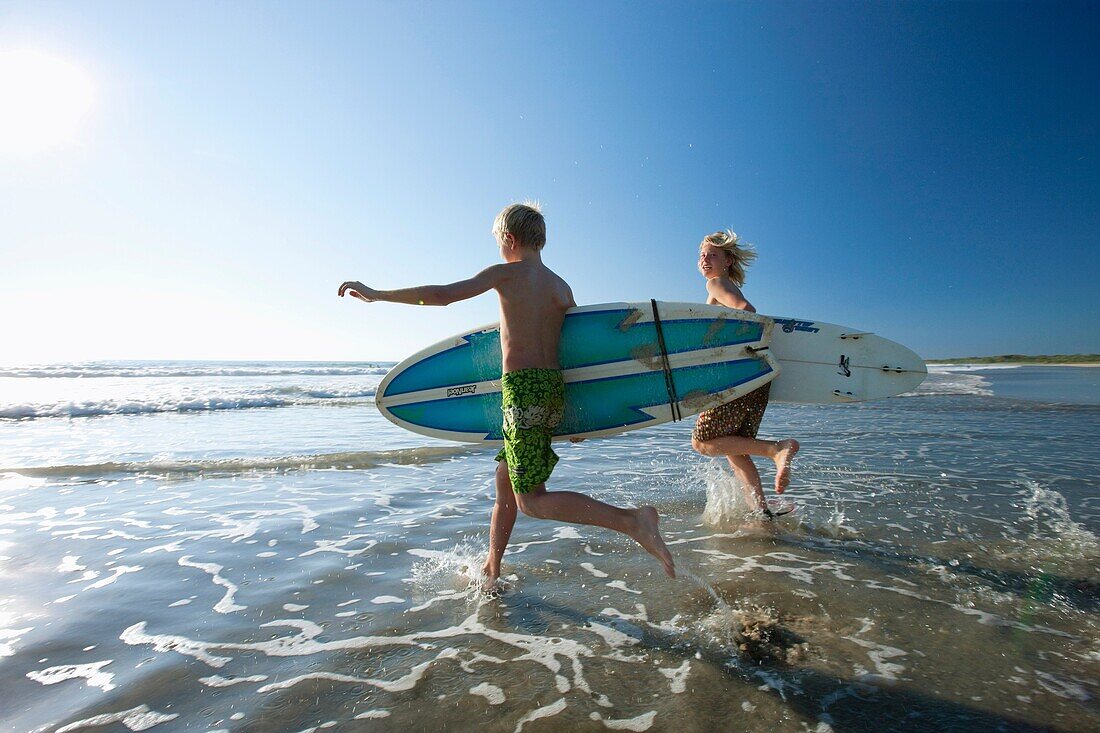 Surfer in Costa Rica, Mittelamerika