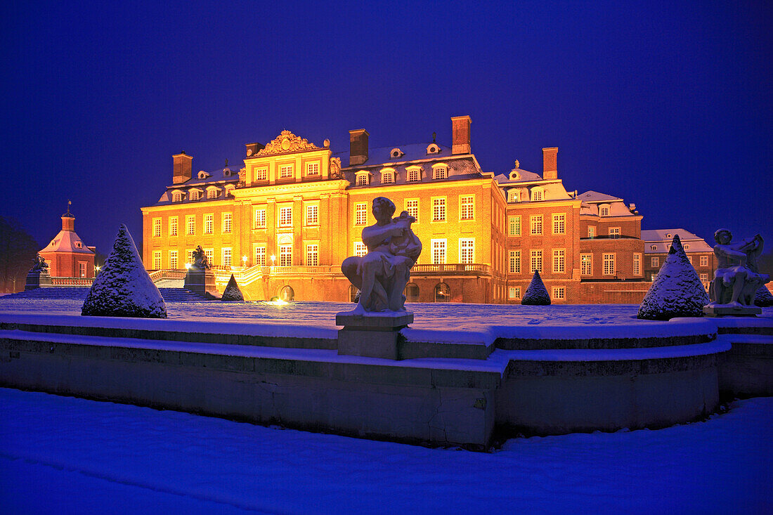 Nordkirchen moated castle, Muensterland, North Rhine-Westphalia, Germany