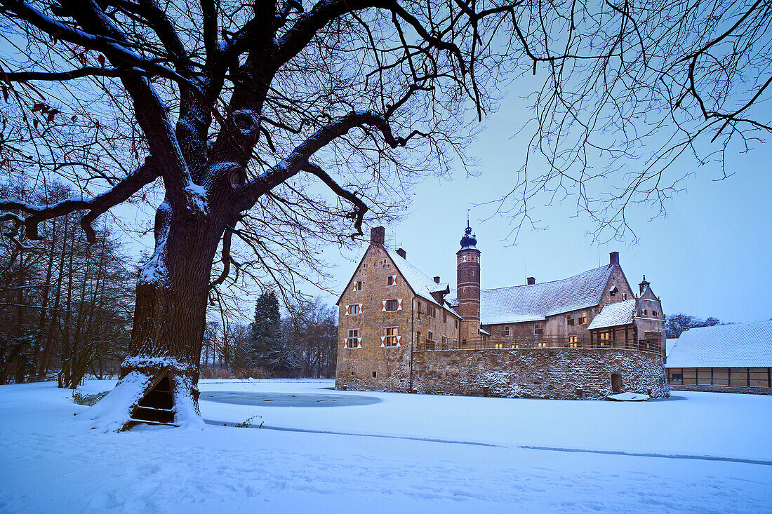 Wasserschloss Vischering, bei Lüdinghausen, Münsterland, Nordrhein-Westfalen, Deutschland