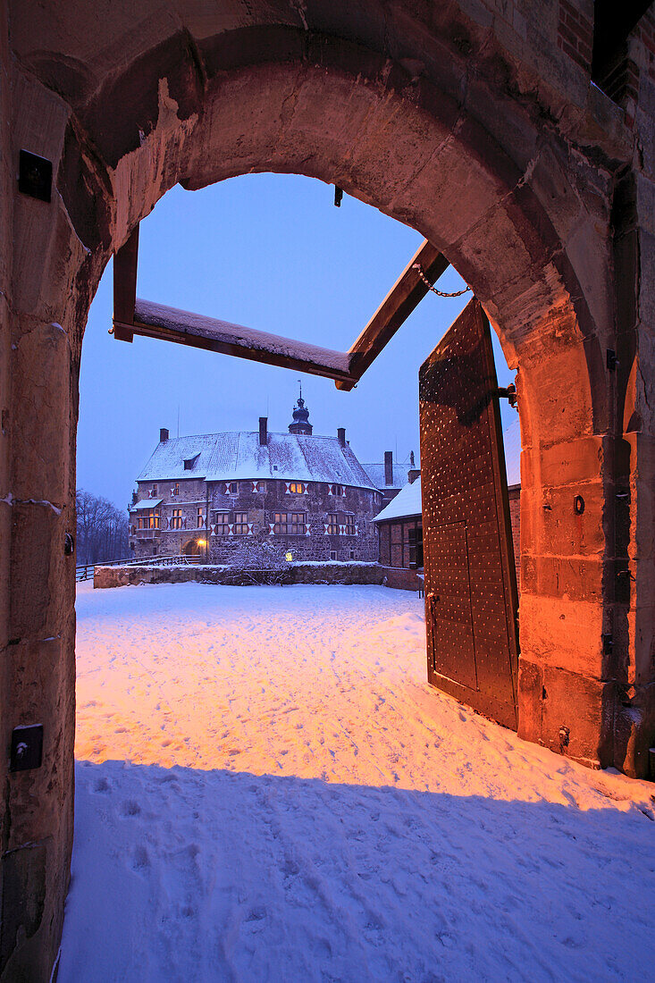 Vischering moated castle, near Luedinghausen, Muensterland, North Rhine-Westphalia, Germany