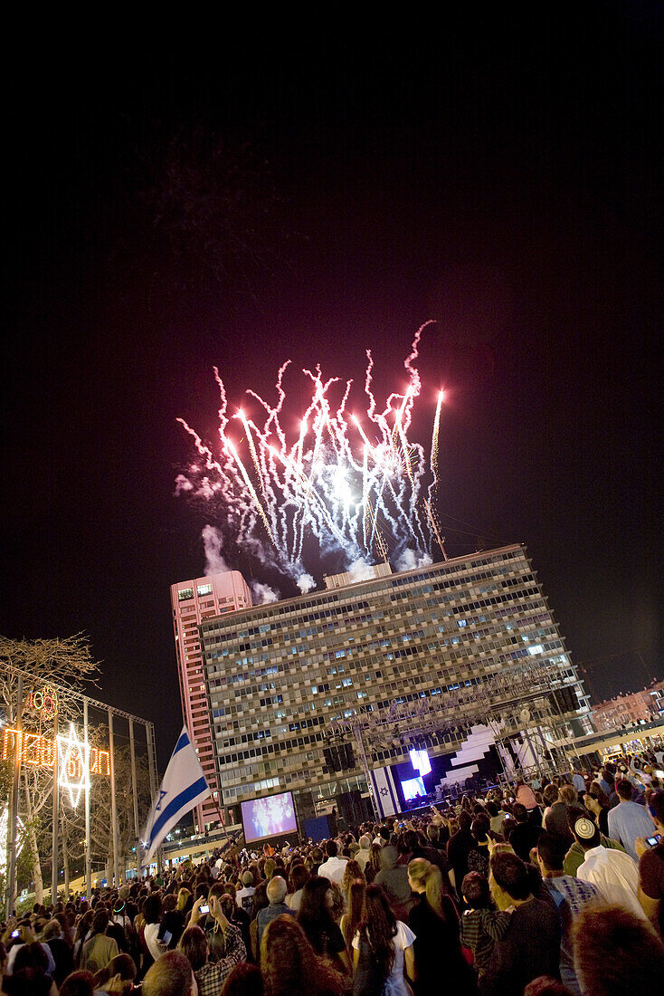 Feuerwerk am Unabhängigkeitstag vor dem Stadthaus, Rabin Platz, Tel Aviv, Israel, Naher Osten