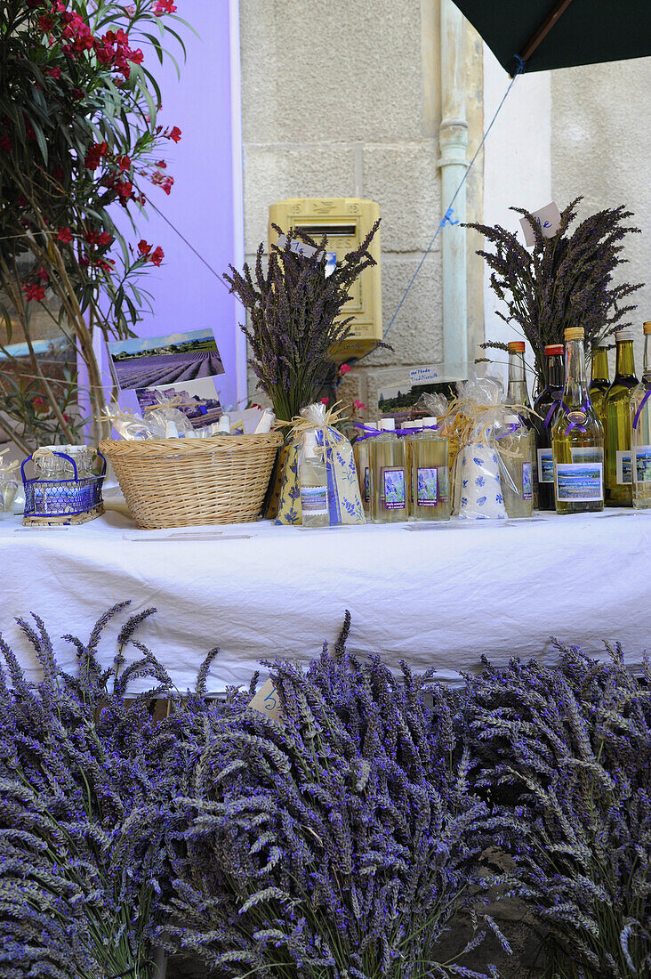 Lavender at the provencal market at Buis-les-Baronnies, Haute Provence, Provence, France, Europe