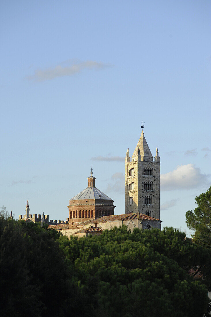 Blick auf die Kathedrale in Massa Marittima, Provinz Grosseto, Toskana, Italien, Europa