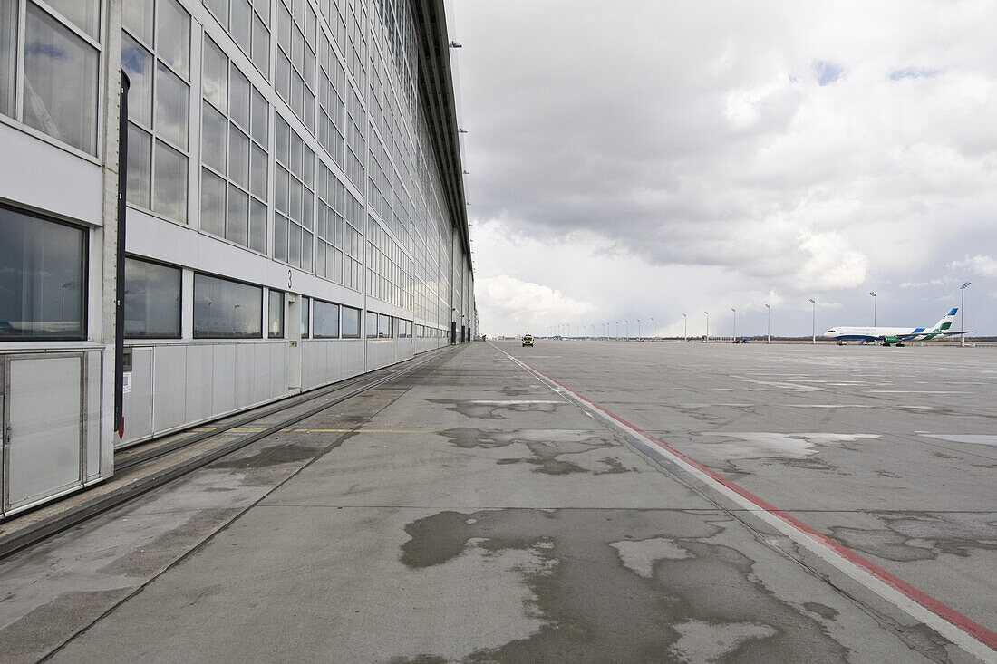 Airfield, Munich airport, Bavaria, Germany