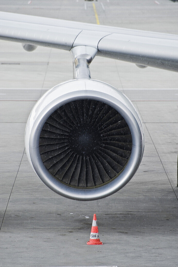 Triebwerk von einem Flugzeug, Flughafen München, Bayern, Deutschland