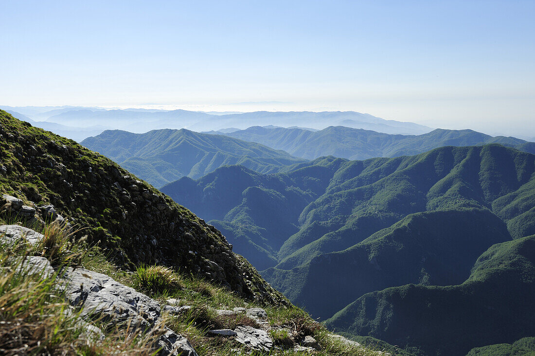 Blick auf Apuanische Alpen, nahe Rifugio Rossi, Pania della Croce, Naturpark Apuanische Alpen, Apuanische Alpen, Apennin, Toskana, Italien