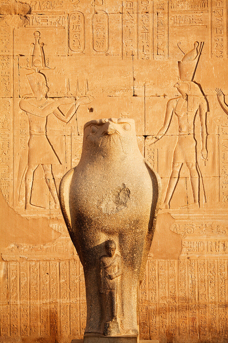 Statue of Horus, Temple of Horus, Edfu, Egypt, Africa