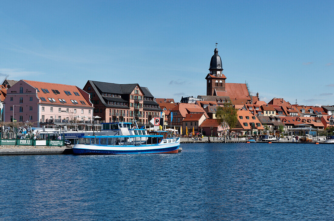 Town Port with view towards St. Mary`s Church in Waren, Mueritz, Mecklenburg Lake district, Mecklenburg-Western Pomerania, Germany