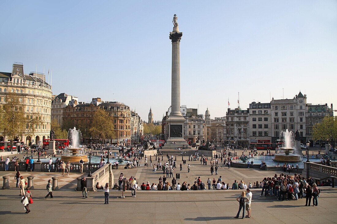 Menschen auf dem Trafalgar Square, London, England, Grossbritannien, Europa