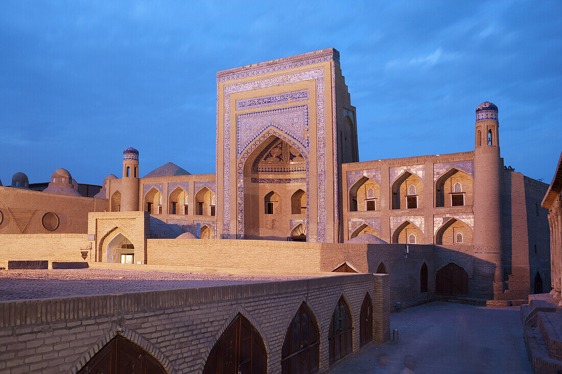 Alloquli Khan Medressa at early evening, Khiva, Uzbekistan, Central Asia