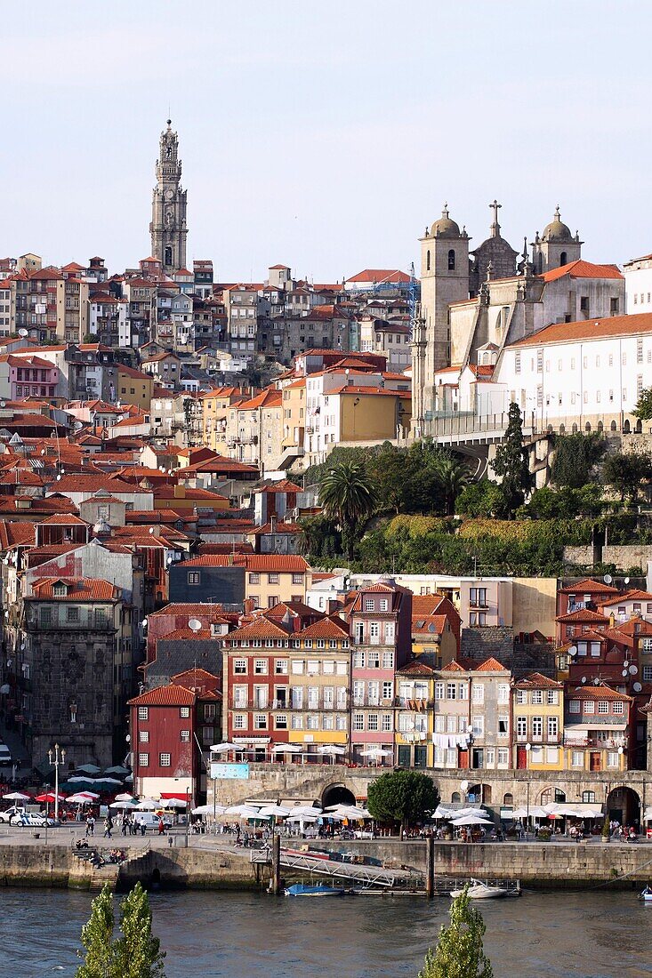 Vistas de la ciudad de Oporto, Portugal.