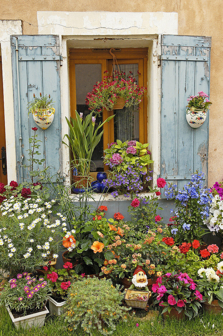 Aigues-Mortes. Petite Camargue, Gard, Languedoc-Roussillon, France