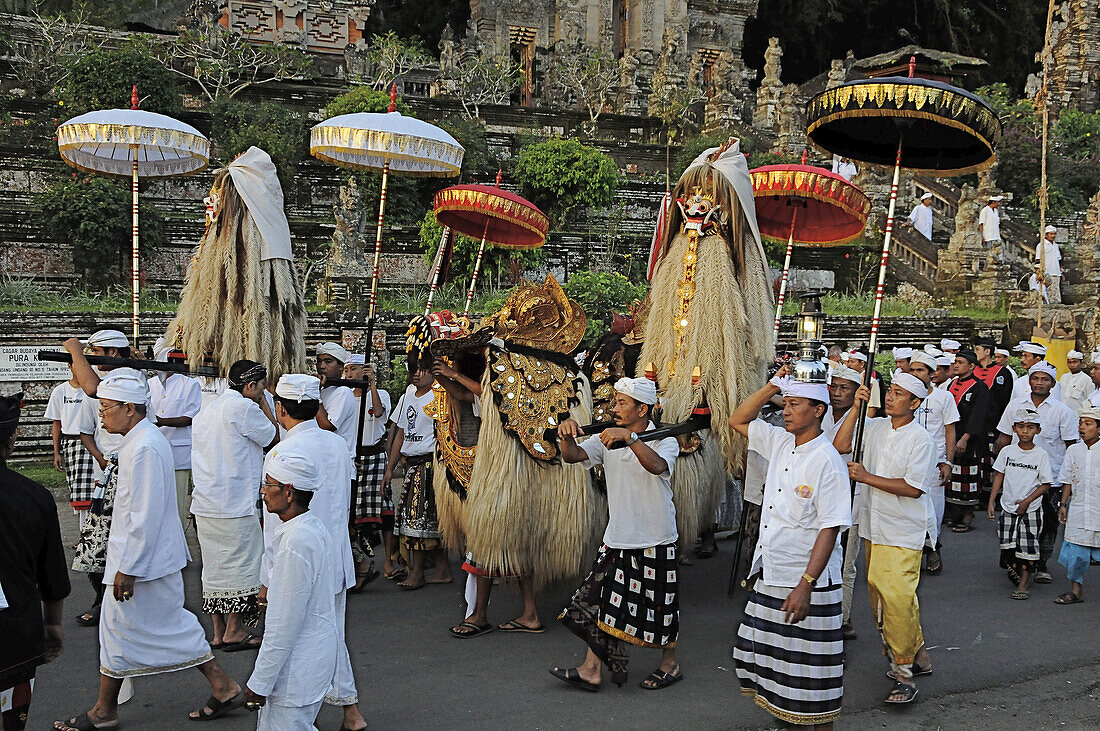 Ceremony, Pura Kehen temple, Bangli, Bali, Indonesia