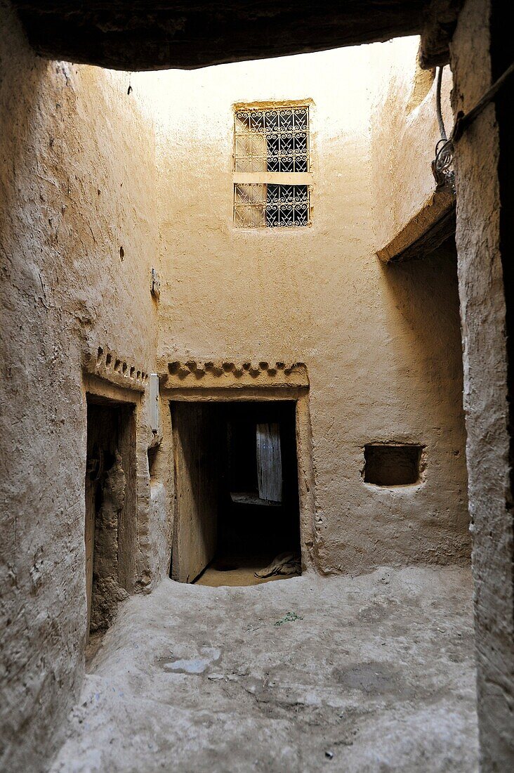 Maroc, passage souterrain, Ksar Goulmima, Sud, Marocain