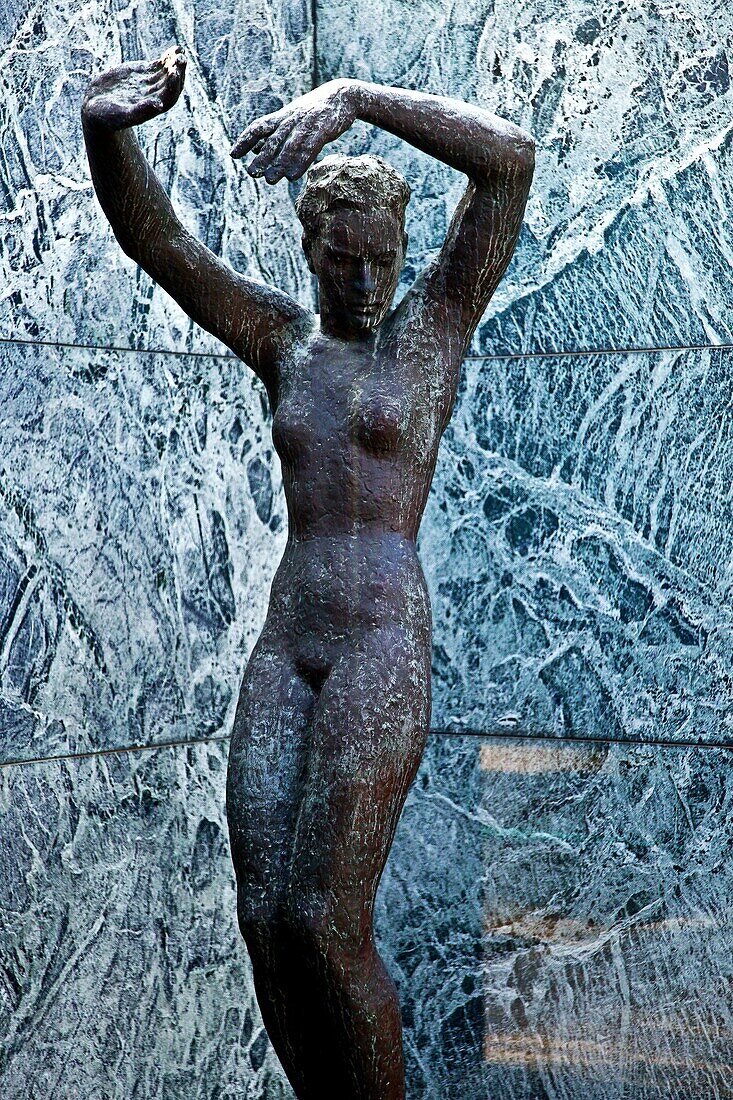 Spain, Cataluna, Barcelona, Sants montjuic, bronze reproduction sculpture of the piece entitled Alba Dawn by the sculpter Georg Kolbe in the Barcelona Pavilion, designed by the architect Mies Van De Rohe