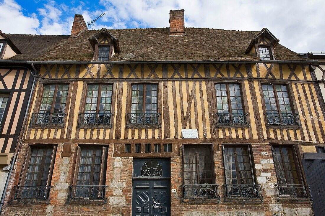 france, normandie, eure, lyons-la-forêt : maison à colombages