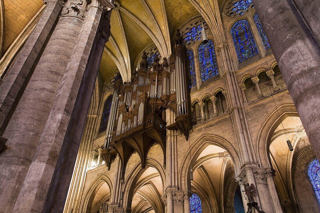 france, chartres, cathédrâle : intérieur