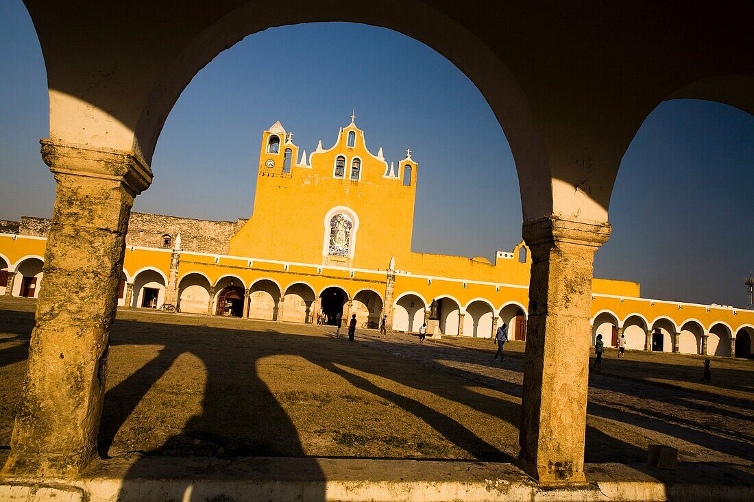 Convento de San Antonio de Padua s XVI, Izamal, Yucatán, México