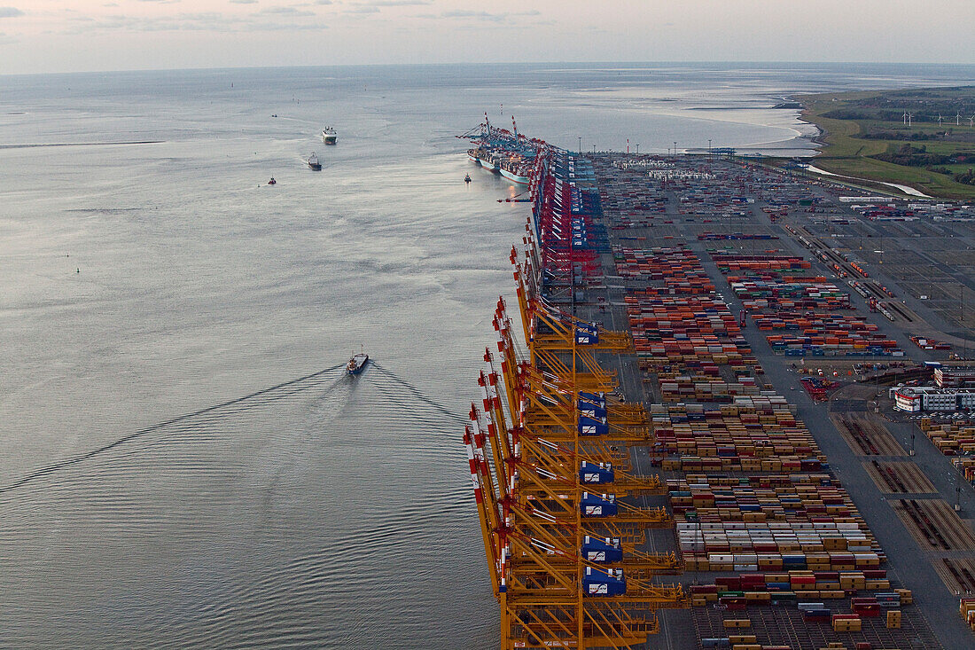 Luftaufnahme Containerhafen, Bremerhaven, Niedersachsen, Deutschland