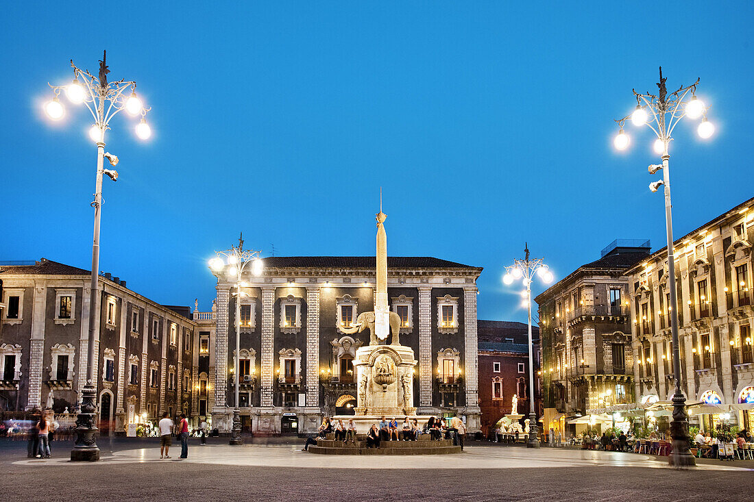 Dom und Elefantenstatur, Piazza Duomo, Catania, Sizilien, Italien