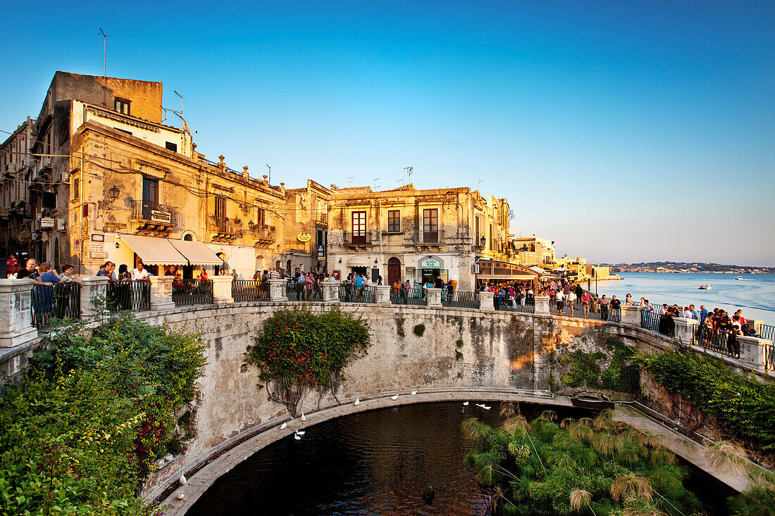 Seaside Promenade, Fonte Aretusa, Ortigia, Syracuse, Sicily, Italy