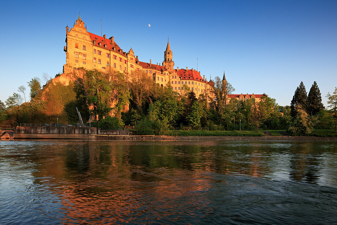 Sigmaringen castle, Upper Danube nature park, Danube river, Baden-Württemberg, Germany