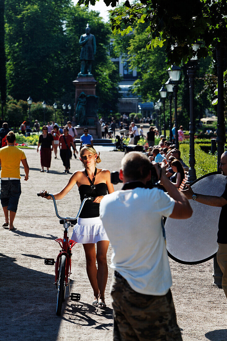 Fotoshooting im Esplanaden Park, Helsinki, Finnland