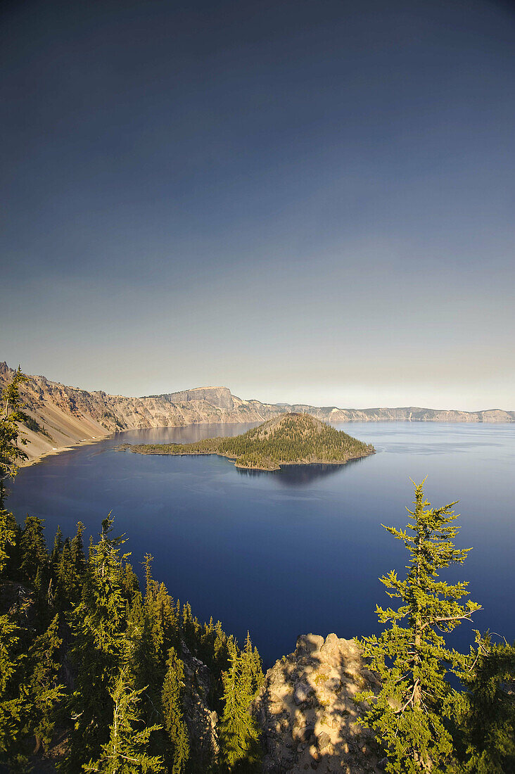 USA, Oregon, Crater Lake National Park, Crater Lake and Wizard Island