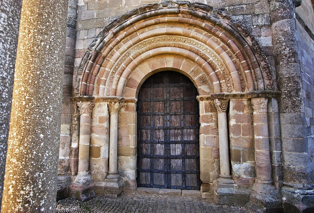 Detail of arch, Romanesque church of Santa María de Eunate, 12th century  Road to Santiago, Navarre  Spain