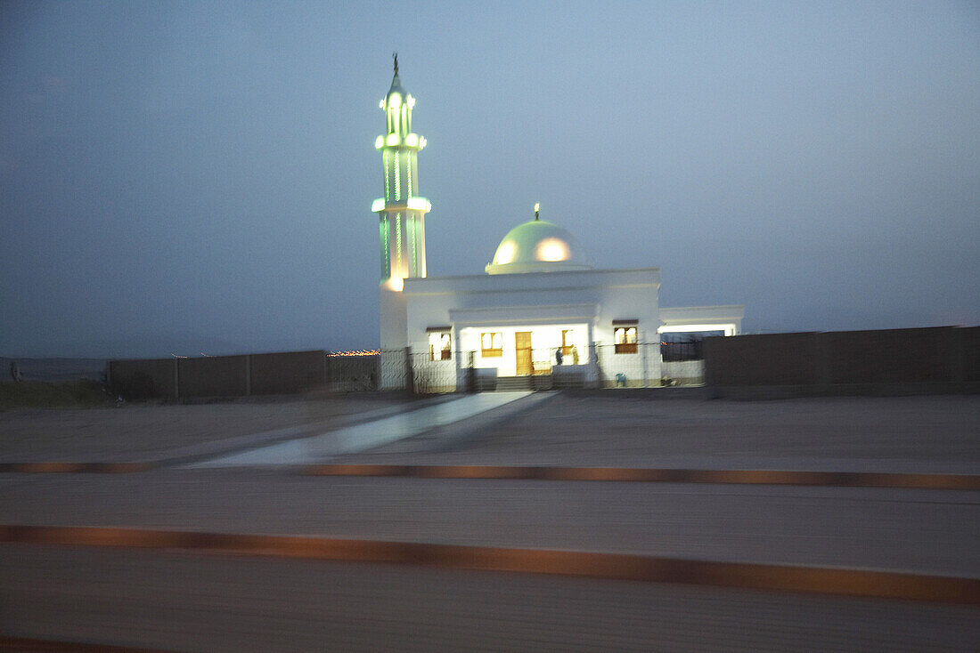 Moschee bei Nacht, Hurgada, Ägypten