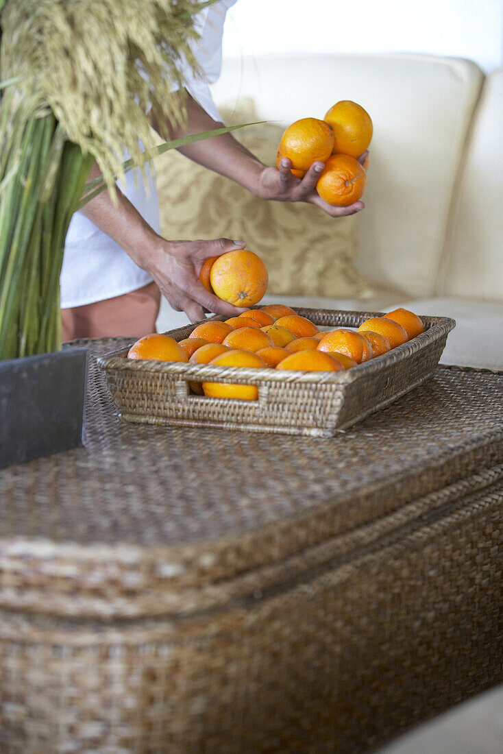 Orangen im Korb im Hotel Villa Joya, Albufeira, Portugal