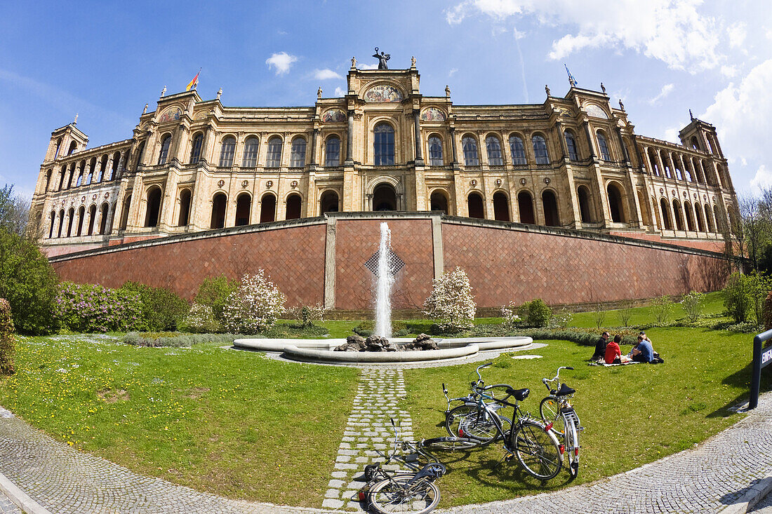 Maximilianeum am Isarhochufer, München, Oberbayern, Deutschland