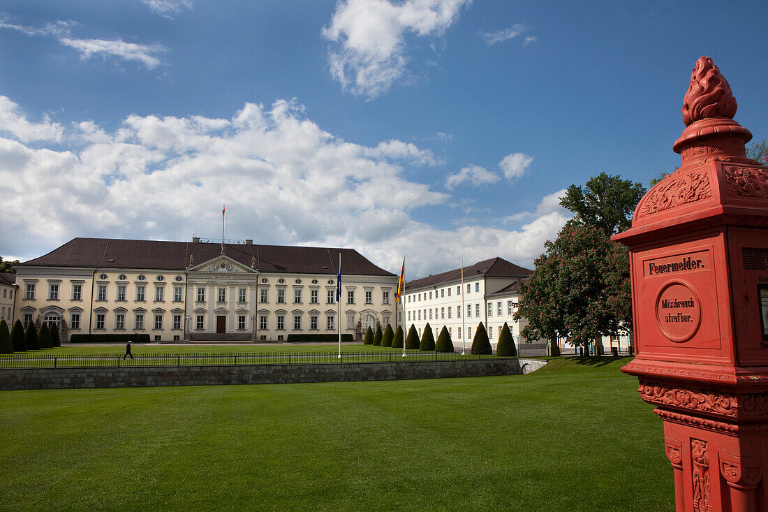 Schloss Bellevue, Amtssitz des deutschen Bundespräsidenten, Berlin, Deutschland