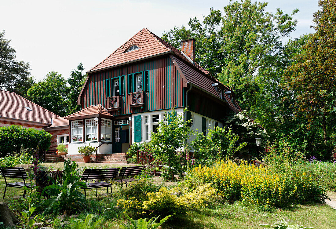 Gerhart Hauptmann Haus im Sonnenlicht, Kloster, Hiddensee, Mecklenburg-Vorpommern, Deutschland, Europa